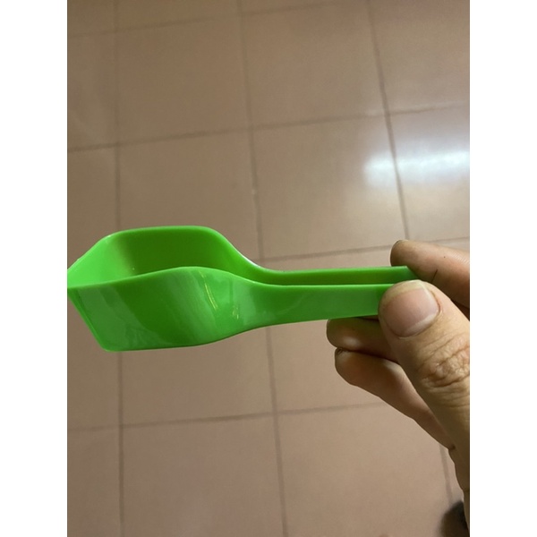 Thìa xúc thức ăn, cám cho chim