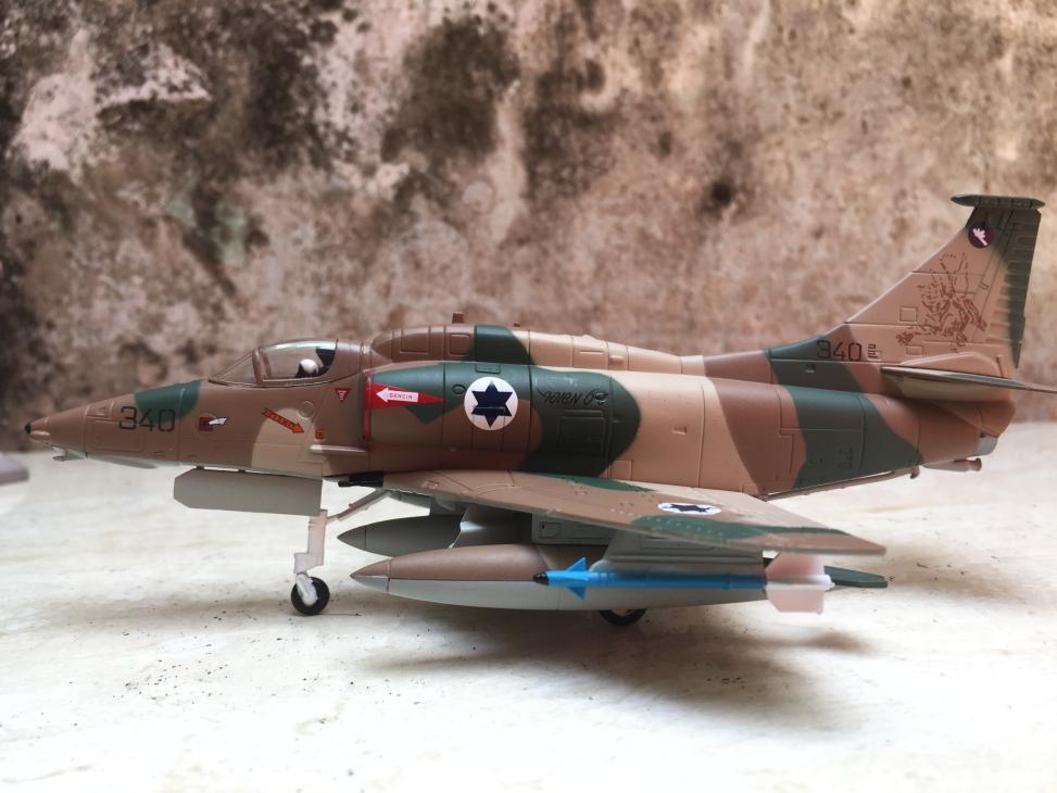 [HCM]Mô hình Máy bay SkyHawK - A 4M  1:72