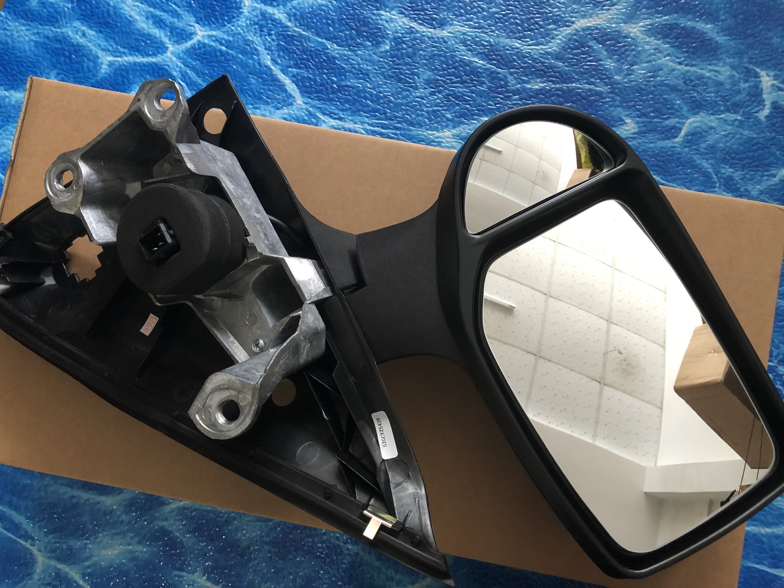Gương chiếu hậu Ford Transit