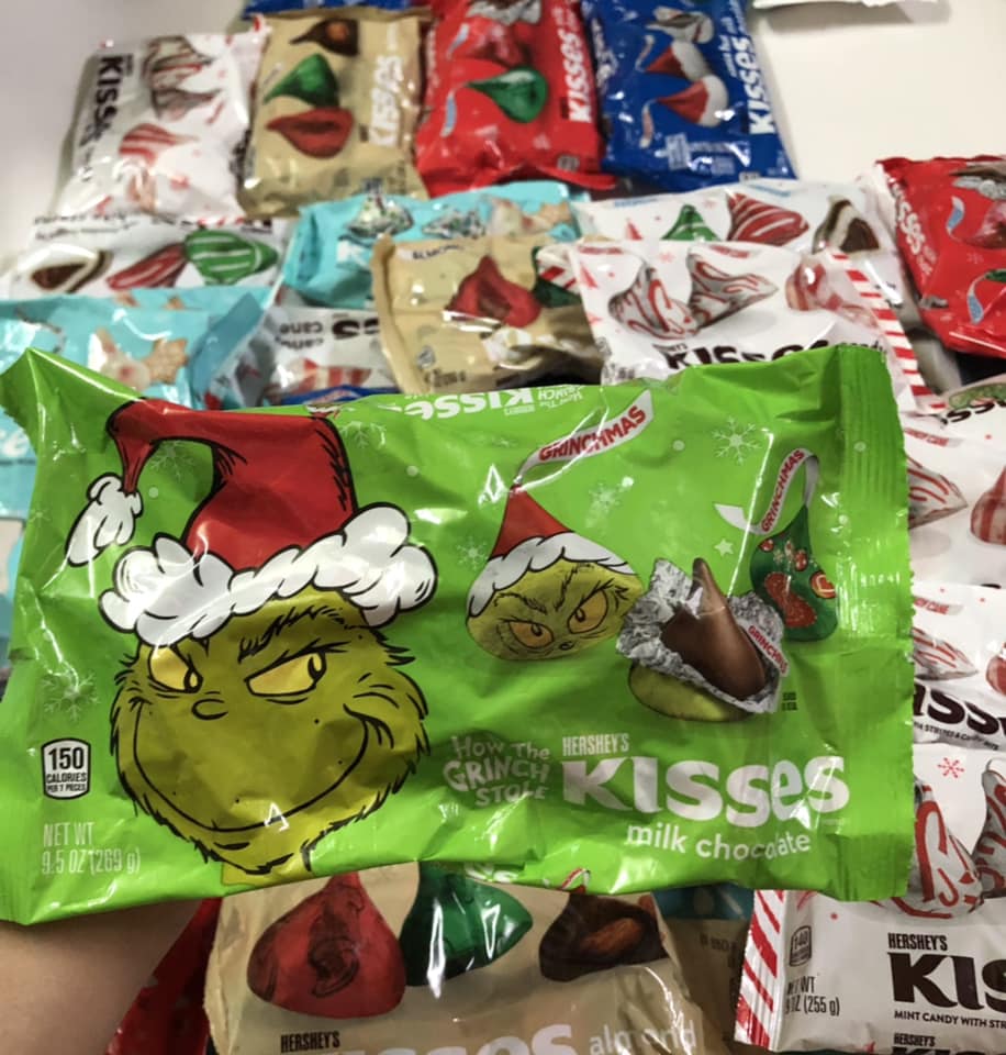 Sô cô la Hershey's Kisses Của Mỹ-  [Có Các Vị Almond, Cookie, White Creme, Candy Cane, Milk Chocolate ]