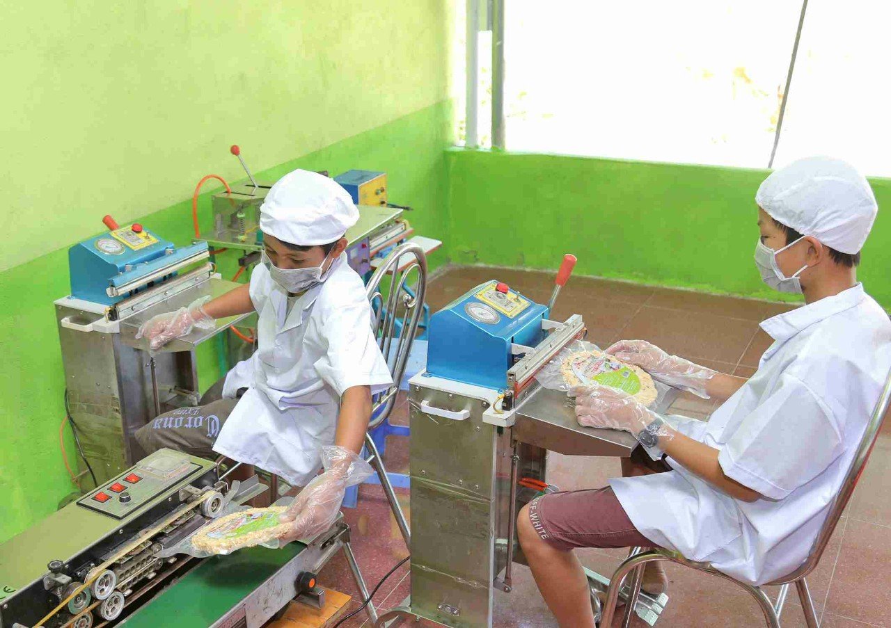 CƠM CHÁY CHÀ BÔNG (NẾP CHIÊN)