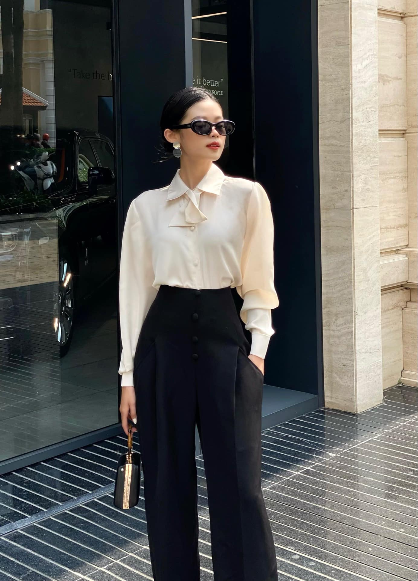 VELLE DESIGN áo sơ mi lụa Vera chất lụa hàn mượt mát không nhăn.