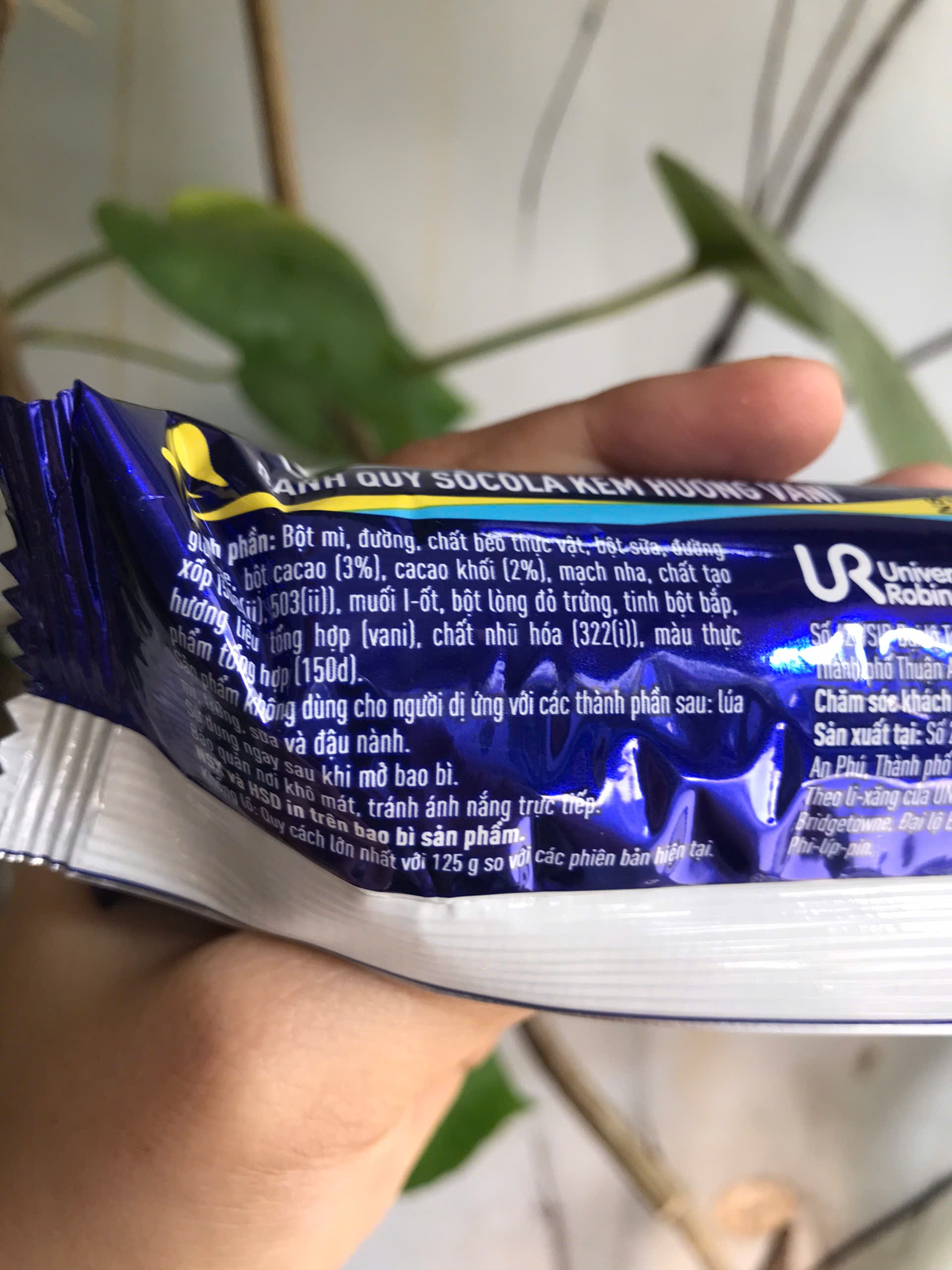 Bánh Quy Cream-O Sôcôla Kem Vani (Cây 125g - Xanh Dương)
