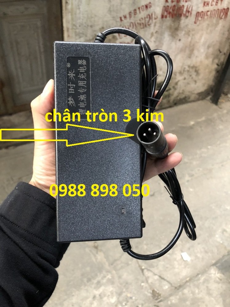 sạc xe điện pin Lithium 48v 2a chân tròn 3 kim
