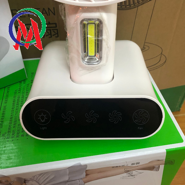Quạt sạc tích điện có đèn cảm ứng DP-7624