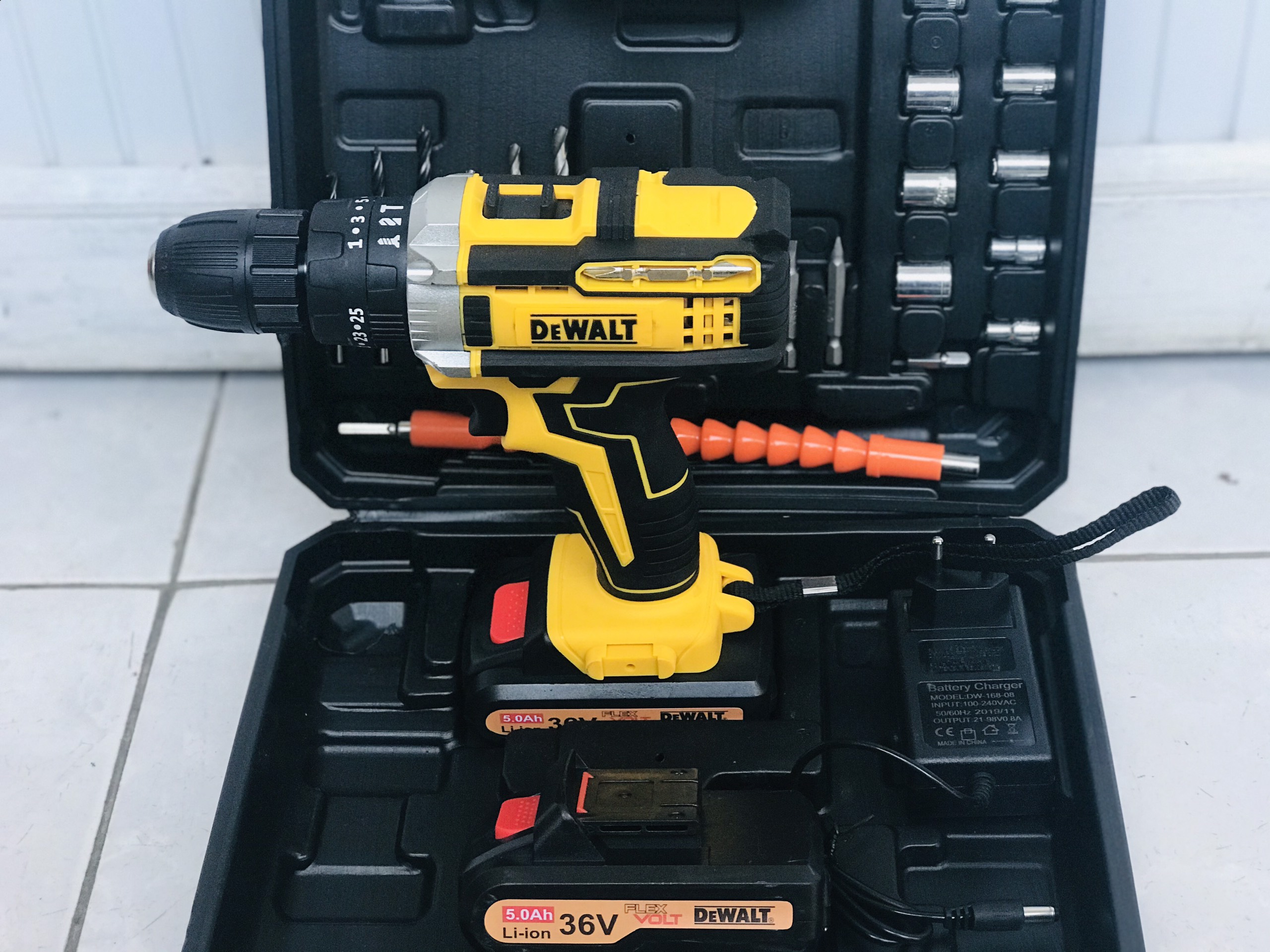 Máy khoan pin có BÚA  36v  (kèm 2pin và nhiều phụ kiện)