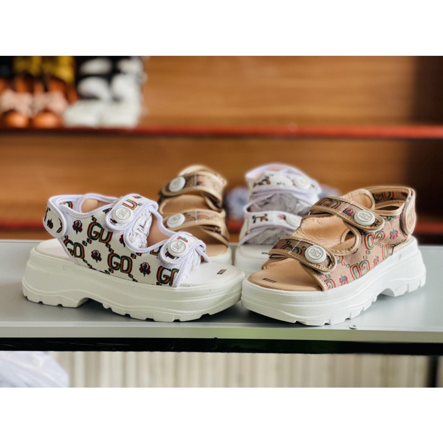 Dép sandal nữ quai dán in chữ đế bánh mì cao su đúc chống trơn SDLP01