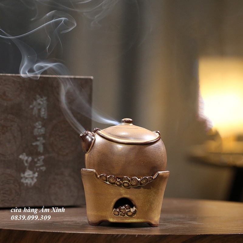 Lư hương xông trầm, đốt trầm bằng gốm hình chiếc ấm