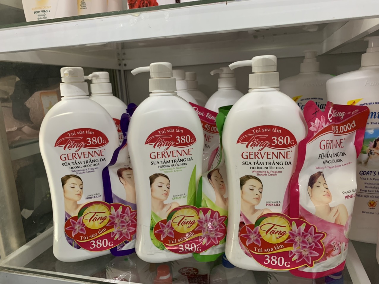 Sữa Tắm Trắng Da Gervenne Tinh Chất Sữa Dê 900gr