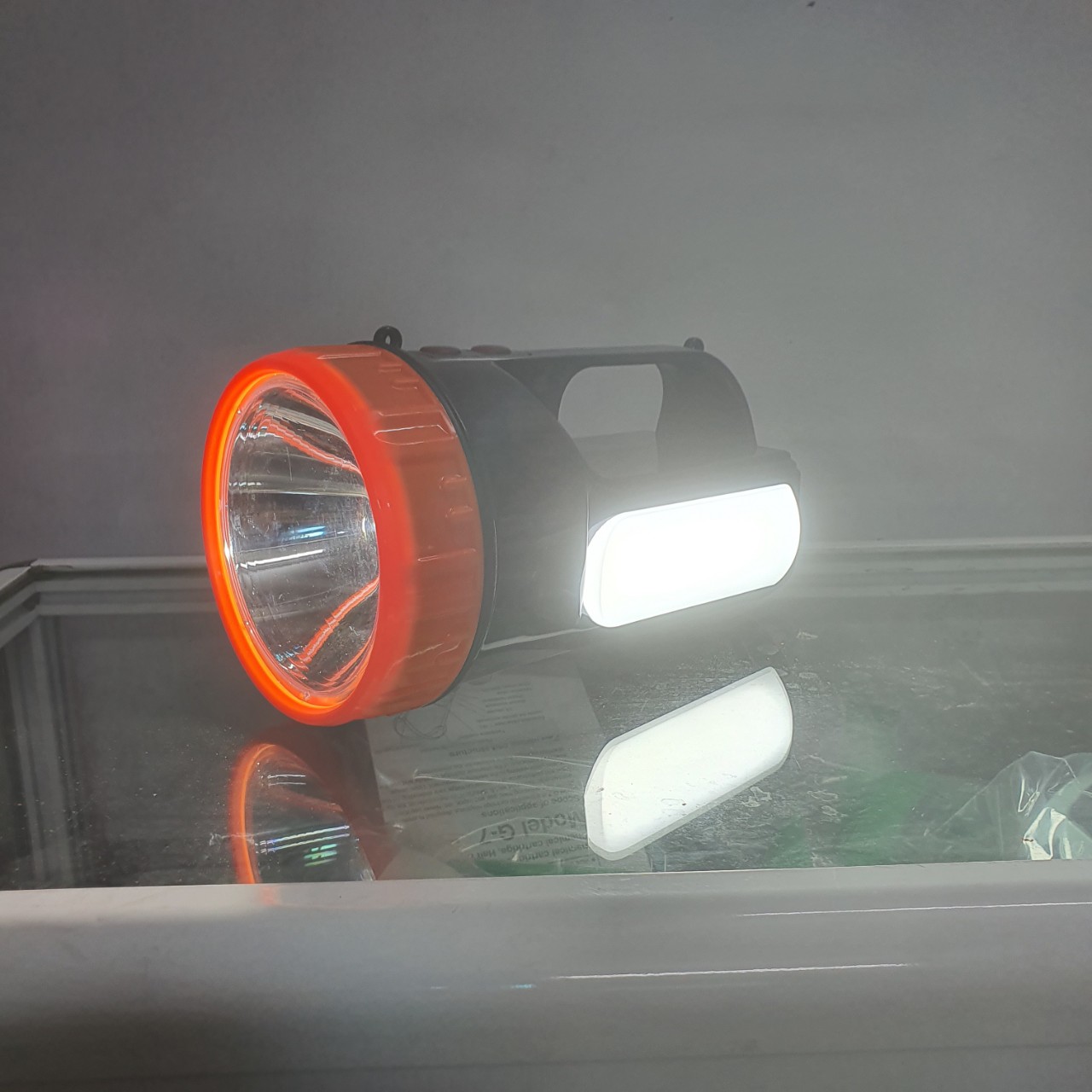 [HCM]Đèn pin sạc Kentom KT-202 có đèn phụ (màu ngẫu nhiên)