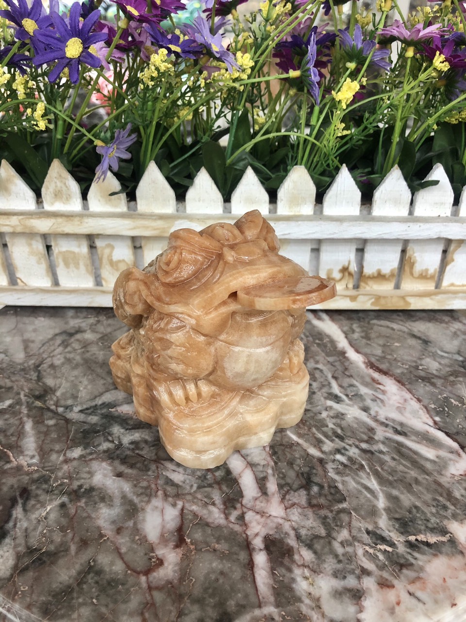 Tượng Cóc Thiềm Thừ phong thủy đá ngọc hoàng long - Dài 8cm