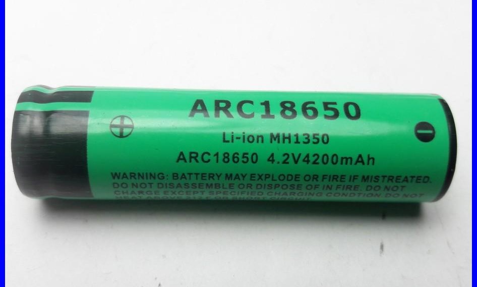 Bộ 2 viên pin sạc 18650 4.2V 4200mAh