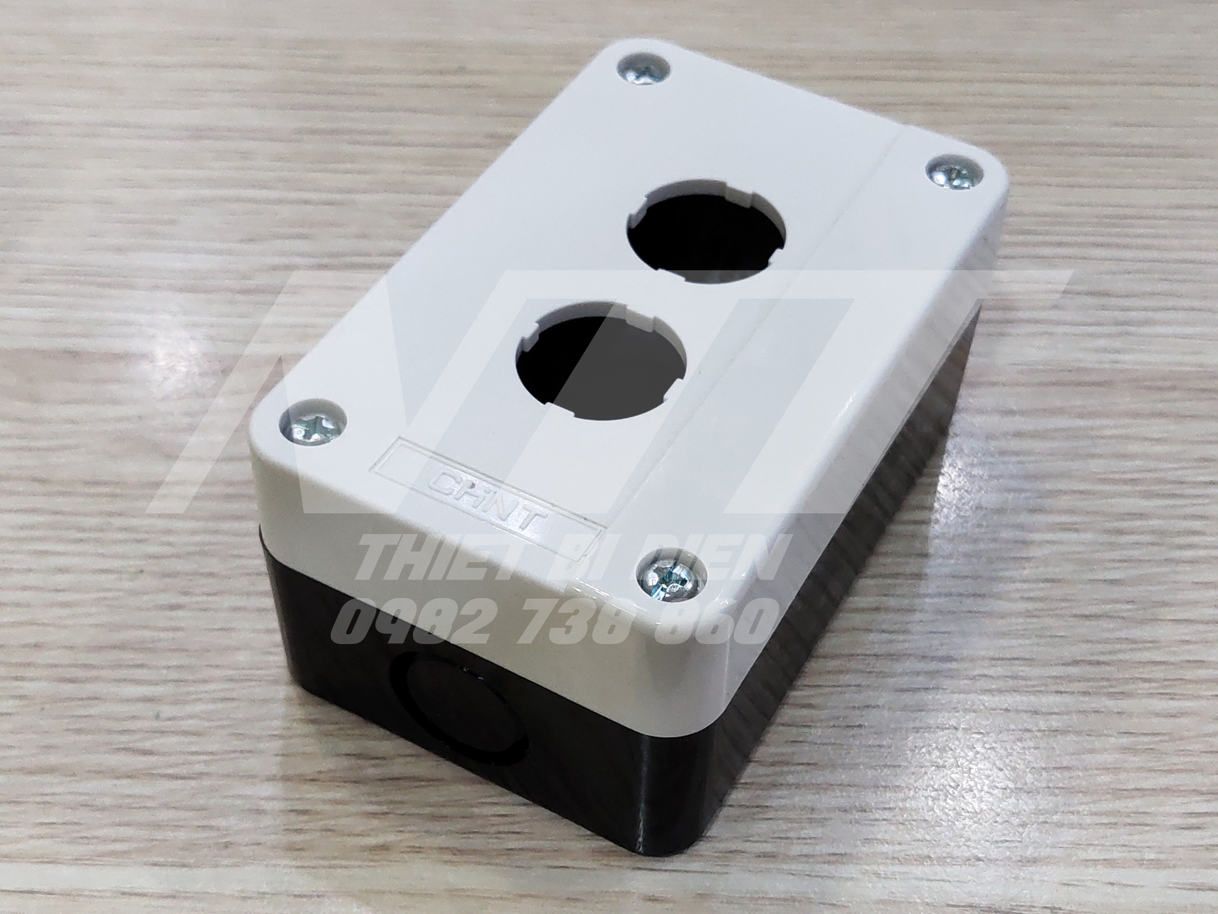 Hộp nút nhấn 2 lỗ phi 22 NP2-B02 Chint