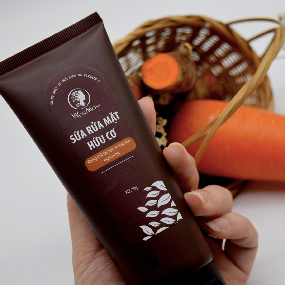 Sữa rửa mặt cho bà bầu