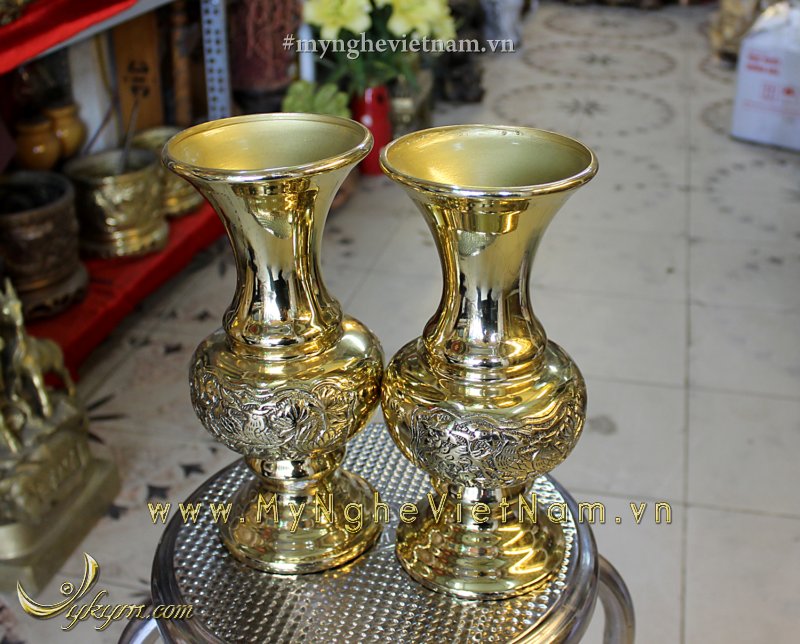 Đôi lọ hoa  thờ cúng bằng đồng cao 30cm