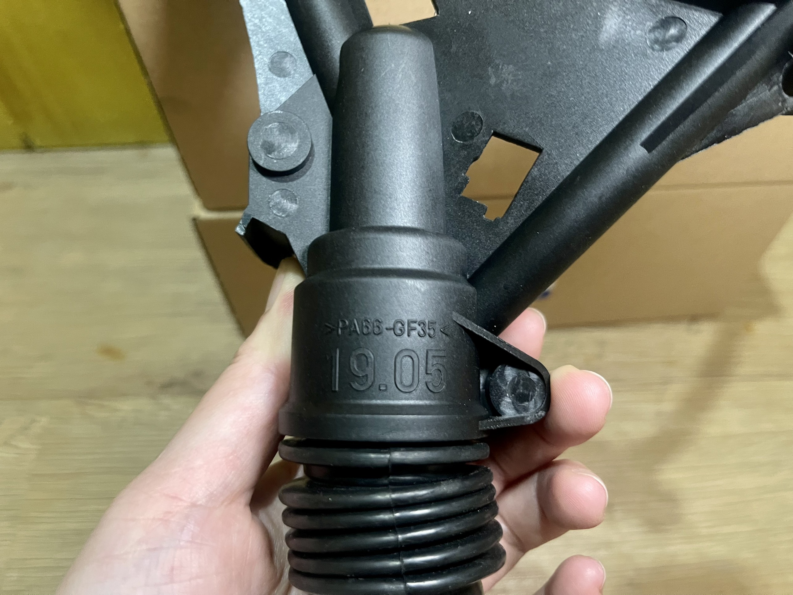 HEO TỔNG CÔN TRÊN FORD TRANSIT 2008- NAY
