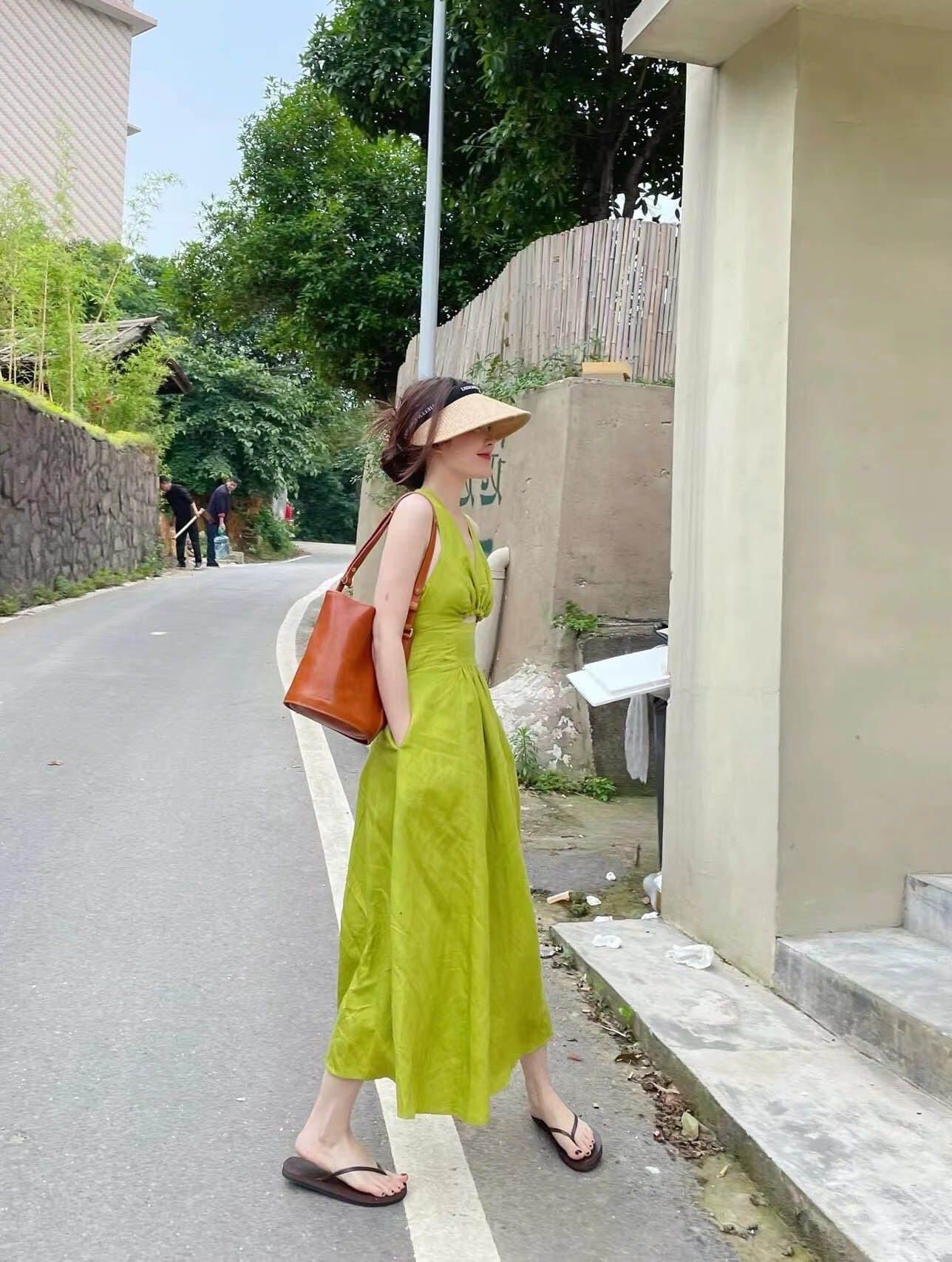 Đầm maxi dáng dài cổ v vải mịn đẹp siêu hot