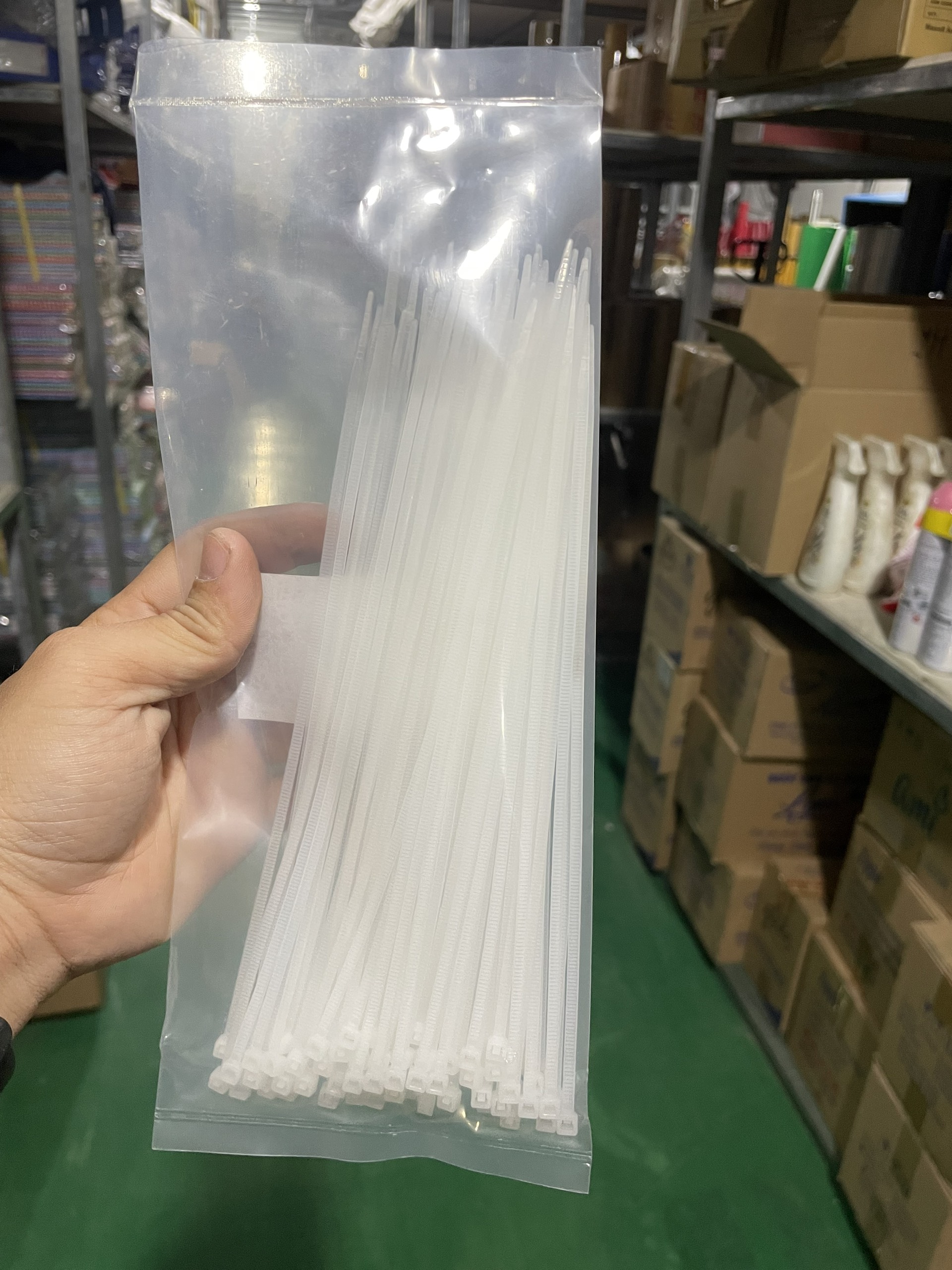 Bịch 100 Sợi Dây rút nhựa 20cm màu trắng