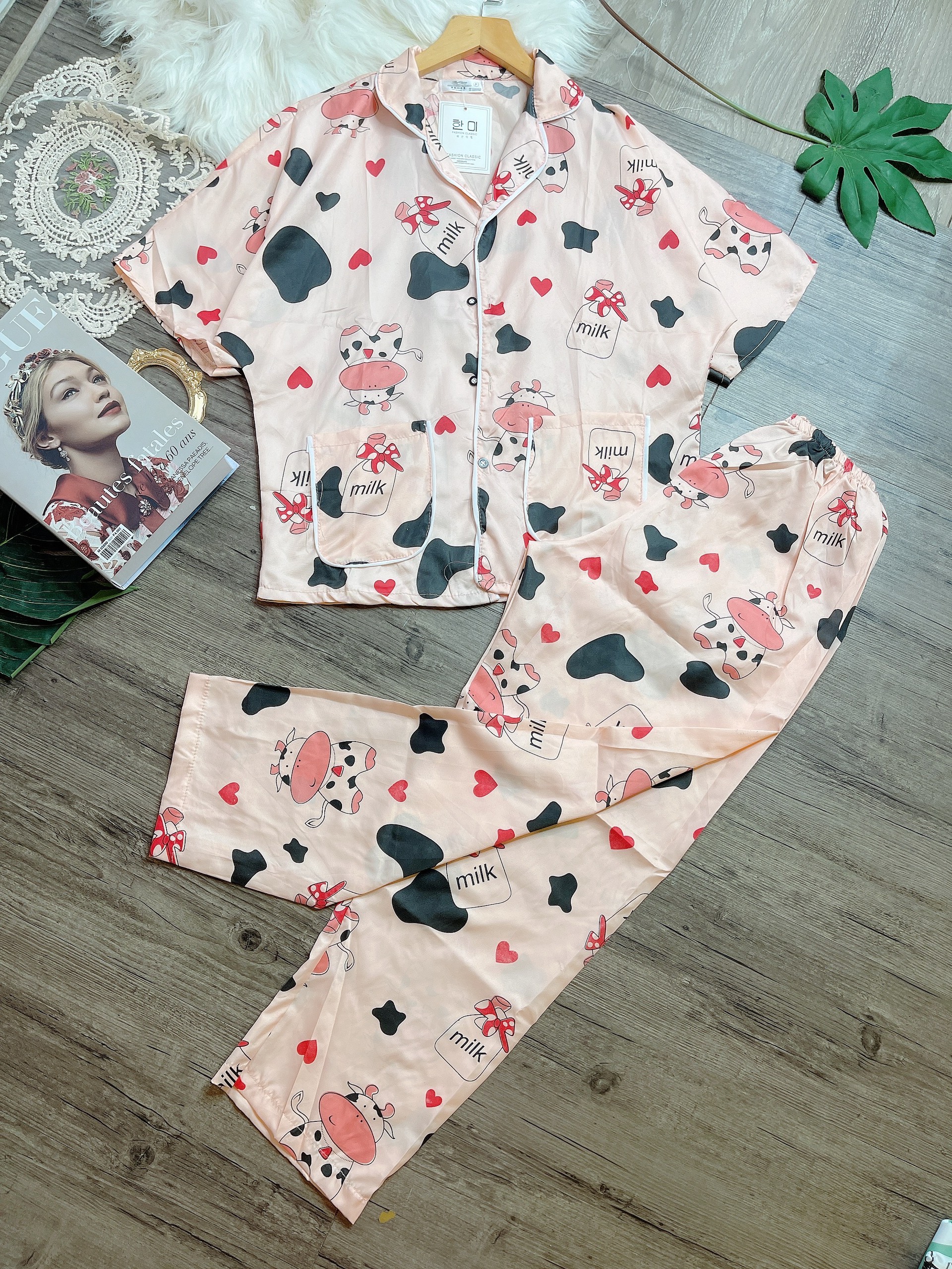 ĐỒ BỘ NỮ TAY DƠI HÌNH LẬP THỂ-BÒ SỮA -VẢI MÁT-ĐỒ BỘ PYJAMA LỤA SATIN BIGSIZE