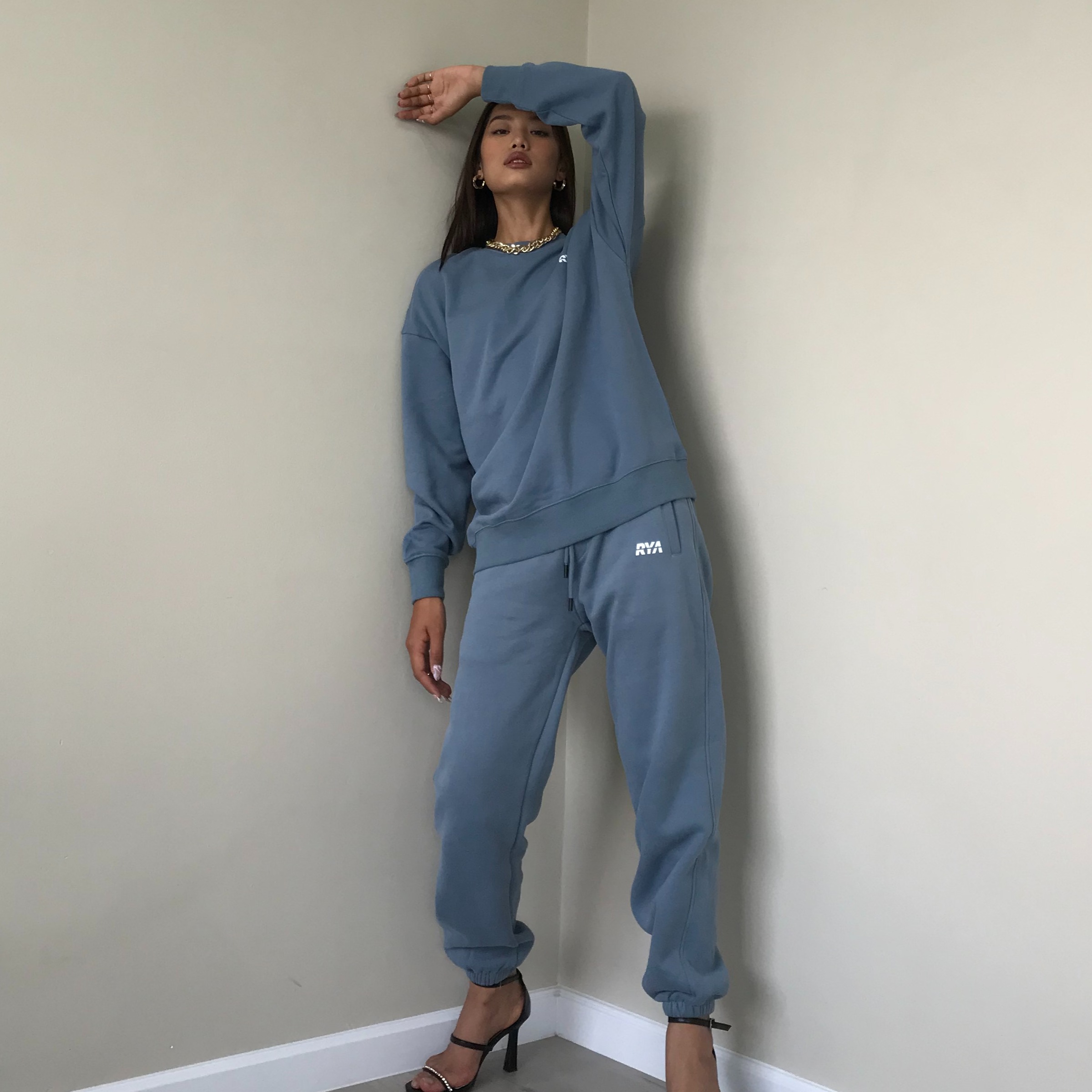 Áo sweater form rộng RYACTIVE - RYA SWEATER Blue