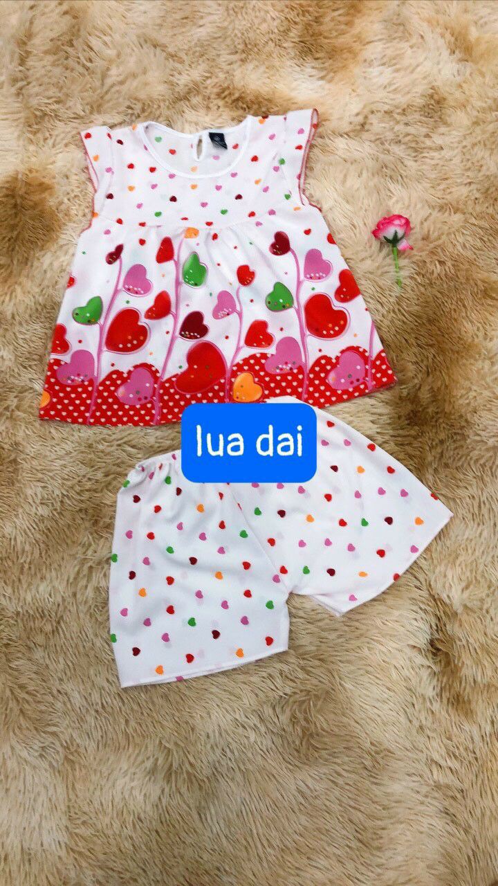 Bộ lụa lớn bé gái