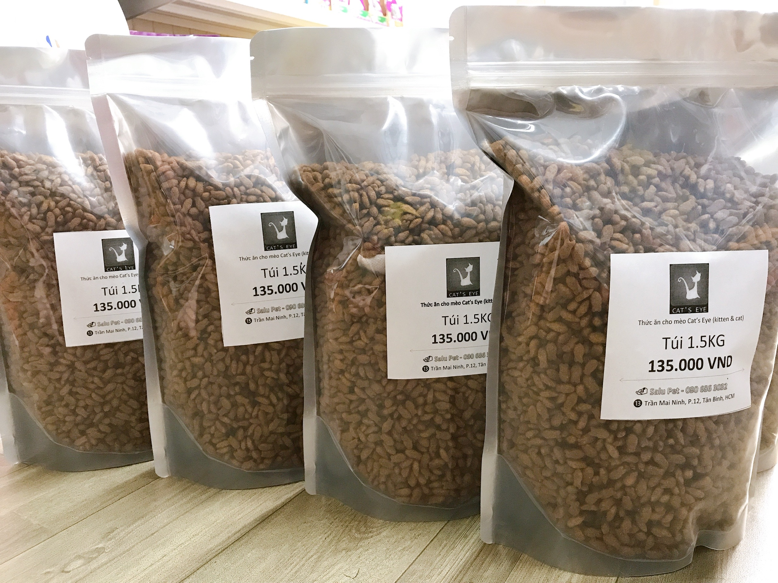 Thức ăn hạt mèo Catseye túi 1.5kg (Cat's Eye)