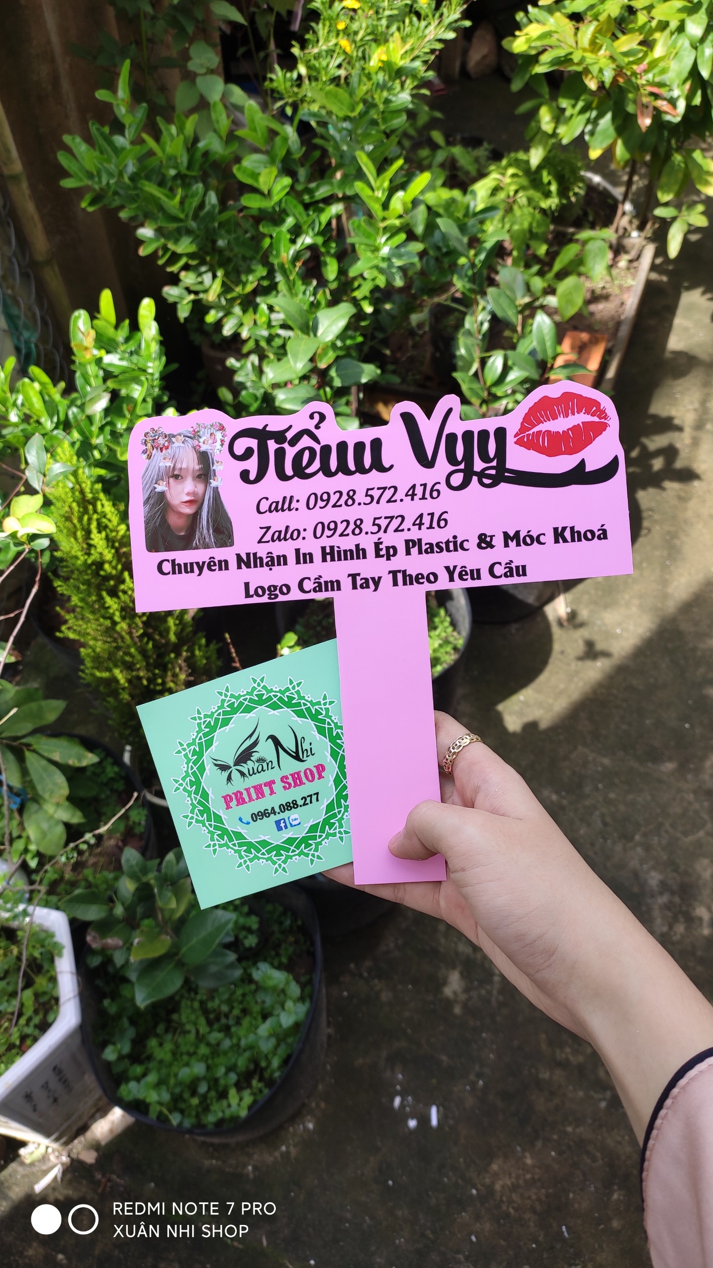 Logo cầm tay bản vuông