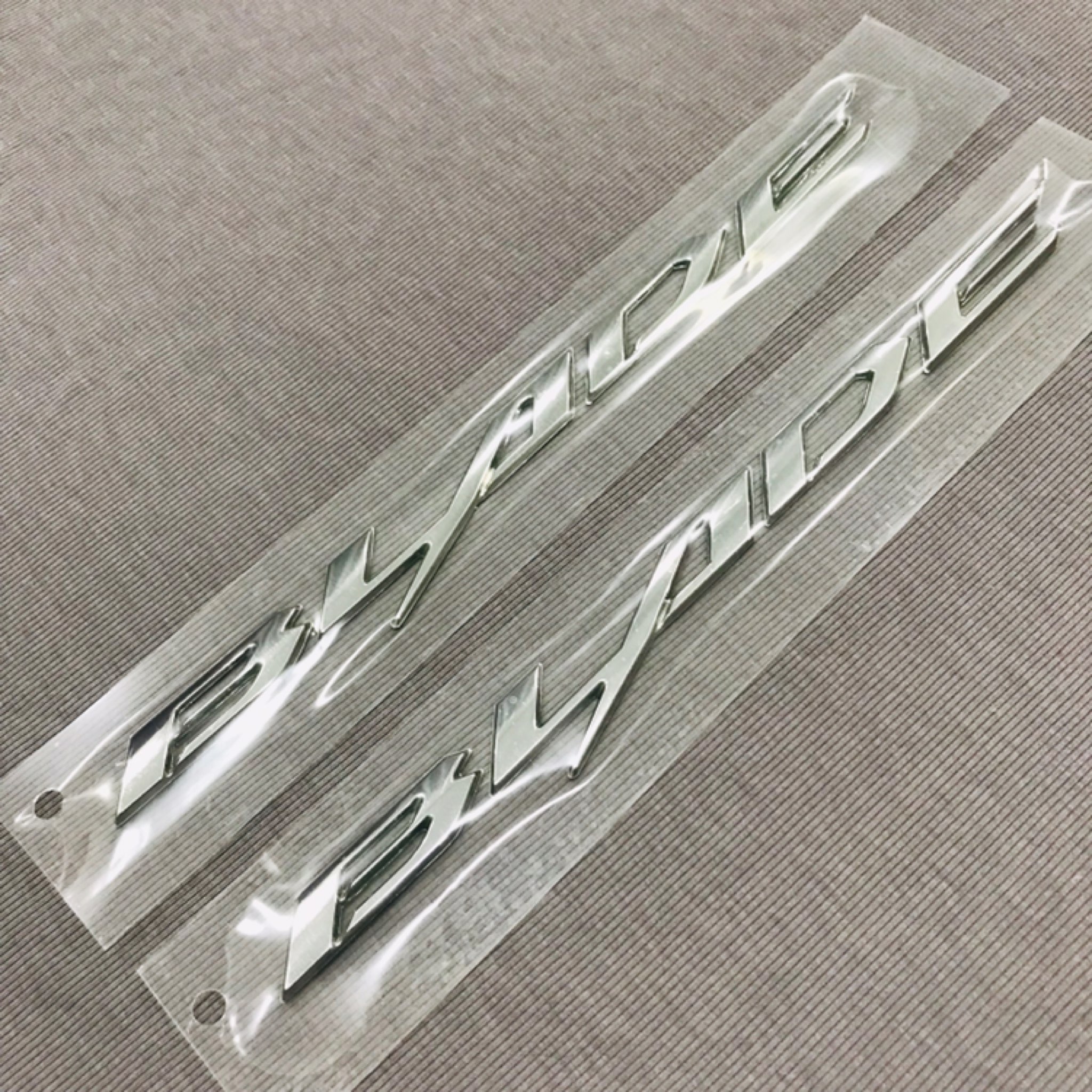 Tem cặp chữ Blade zin thái bao đẹp bao sắc nét