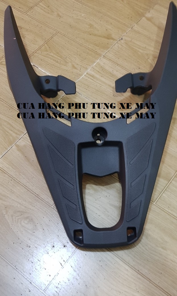 Cảng sau xe Vario 160 kiểu 300i