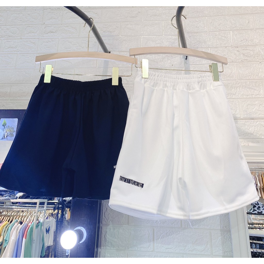 Quần đùi sporty thêu chữ