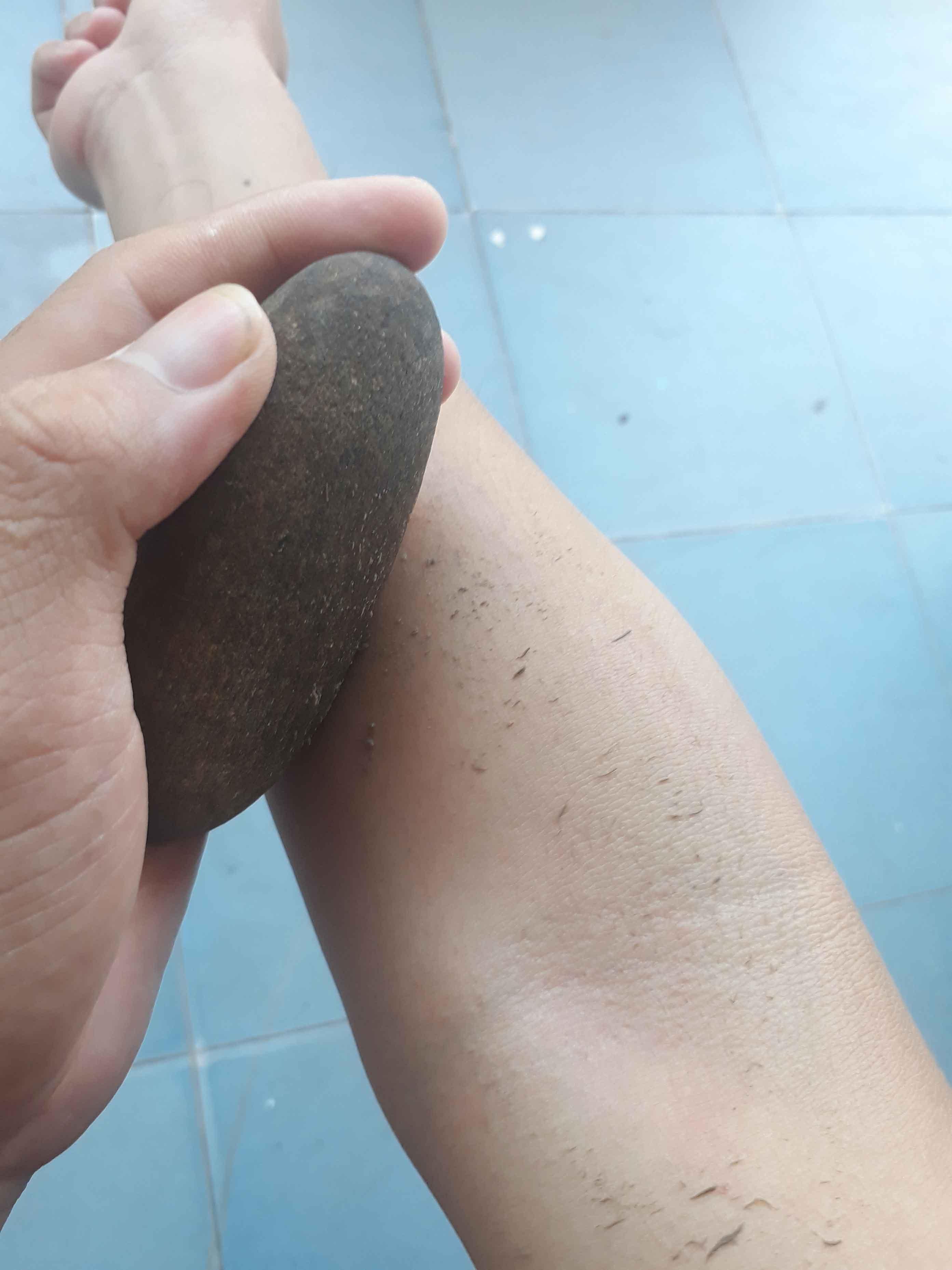 Đá tắm tự nhiên tẩy da chết đá kỳ tắm (tròn dẹt)