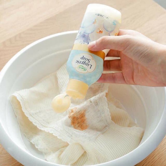 Nước giặt đồ lót Lingerie Soap