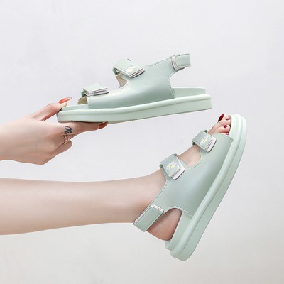 Sandal nữ quai ngang hoa cúc đế bằng
