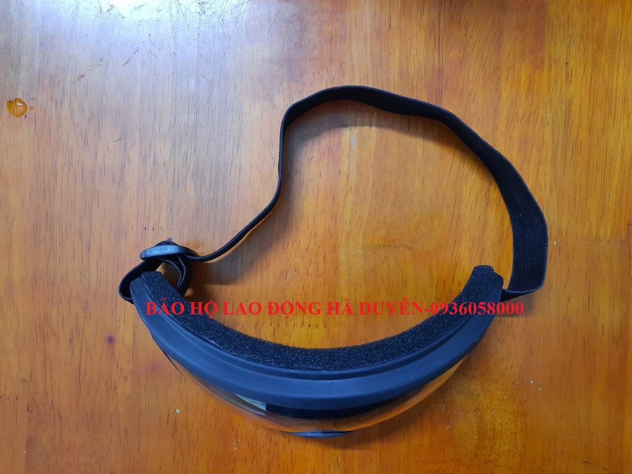 Kính bảo hộ thợ sơn màu đen