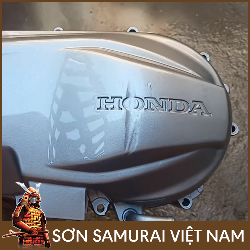 Chai sơn samurai màu bạc sáng H111