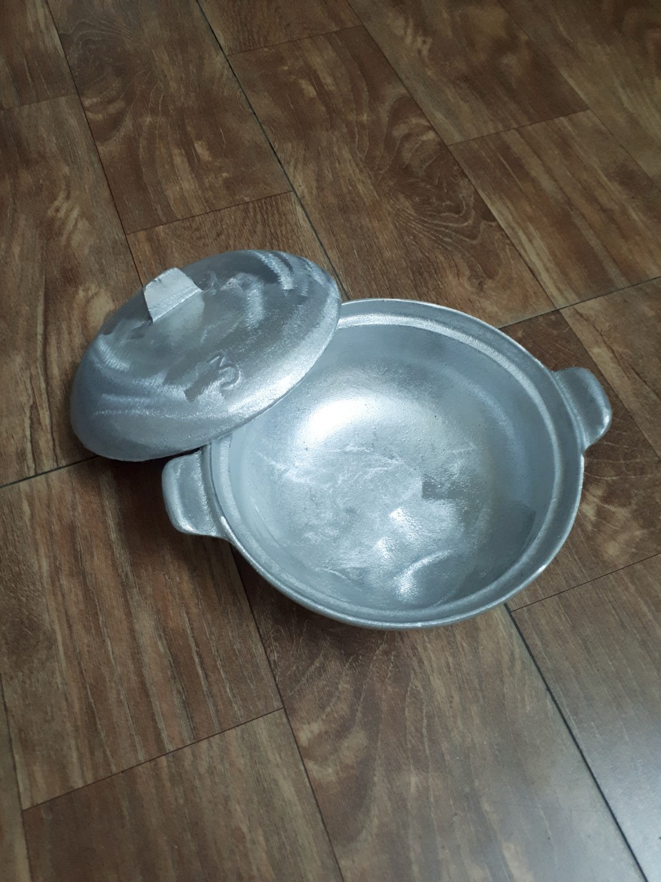 Nồi gang kho thịt cá 18cm ( số 3 )