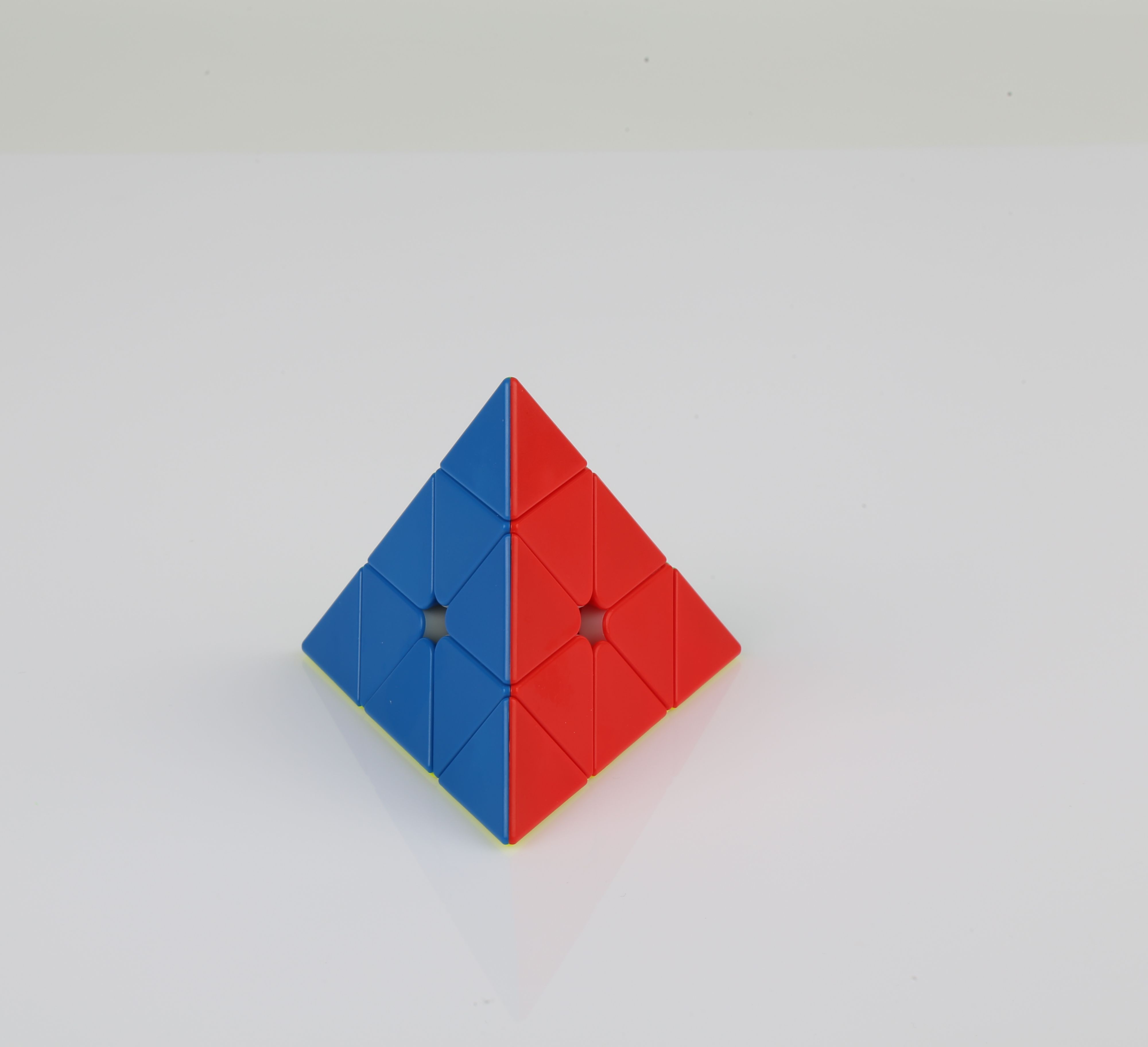 Rubik's Cube variant pyramid Meilong Pyraminx stickerless m stickerless-Rubik variations triangle Đồ brain teaser
