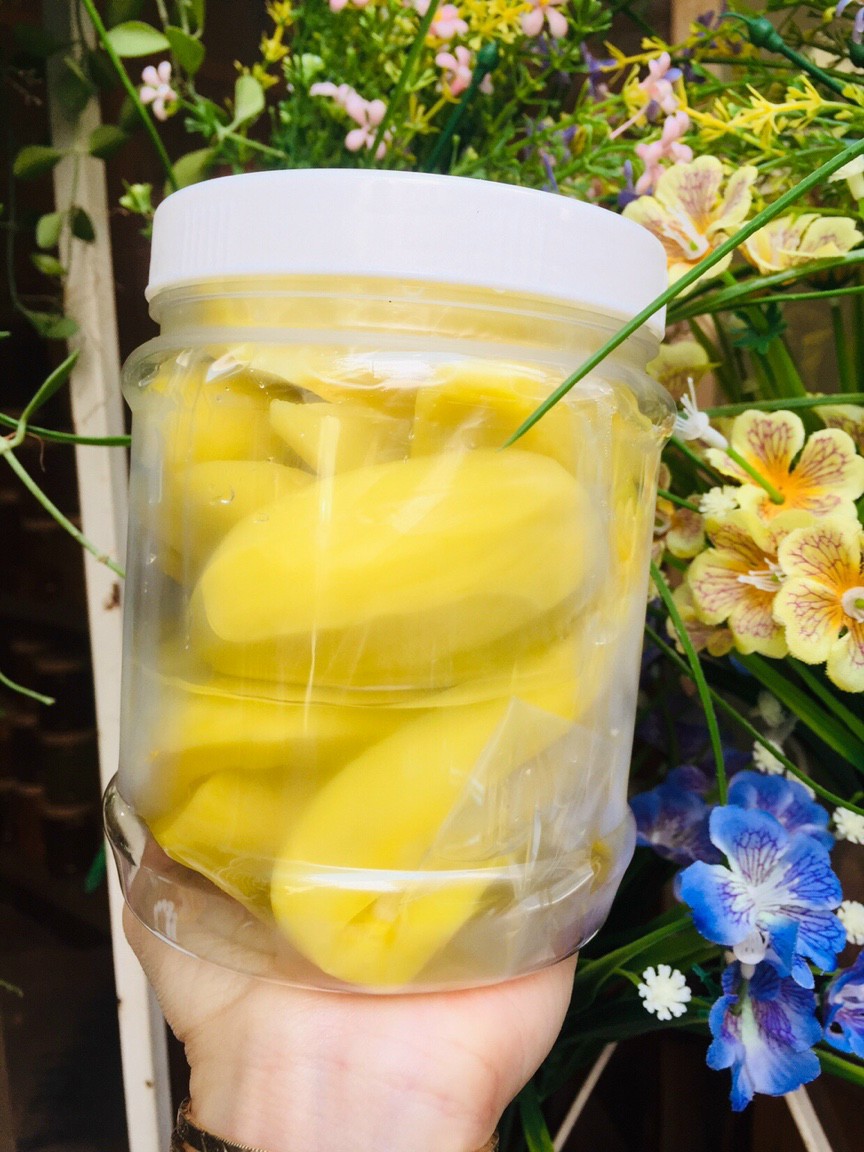 Xoài non ngâm chua ngọt -500gram (kèm muối tôm).