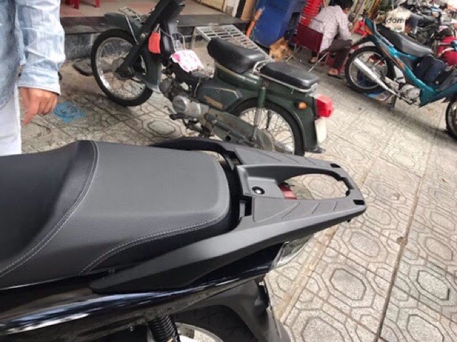 Cảng sau (tay dắt) Vision 2014 - 2023 kiểu SH 300i