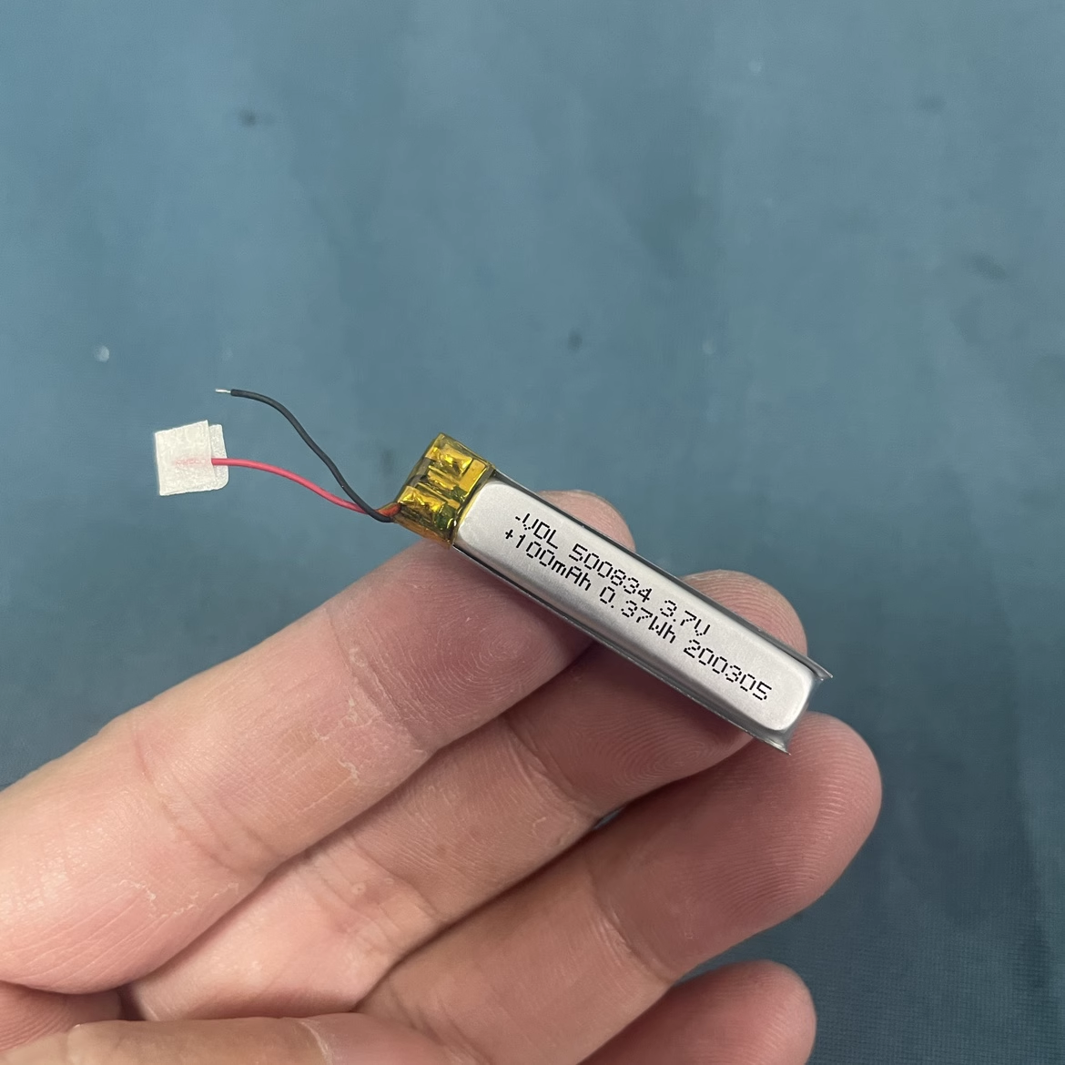 Pin tai nghe bluetooth 500834 3.7v 100mah có bo mạch bảo vệ