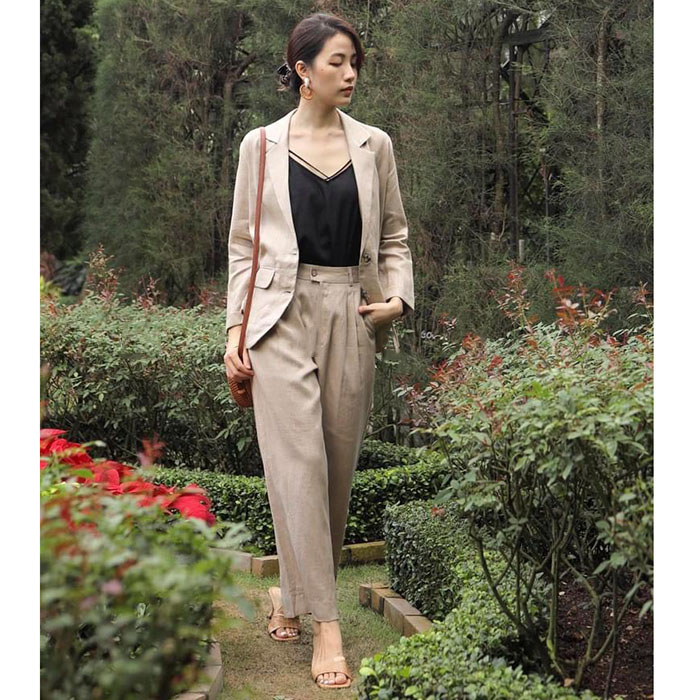 Áo vest linen nữ ve vuông túi bổ 2 khuy trẻ trung