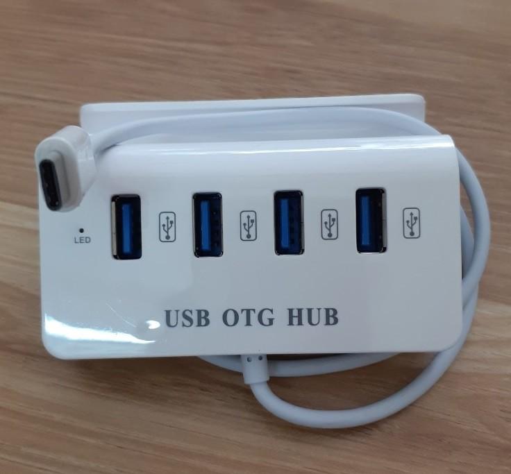 Hub USB Type-C ra 4 cổng USB kiêm giá đỡ cho Điện thoại mẫu mới 2025