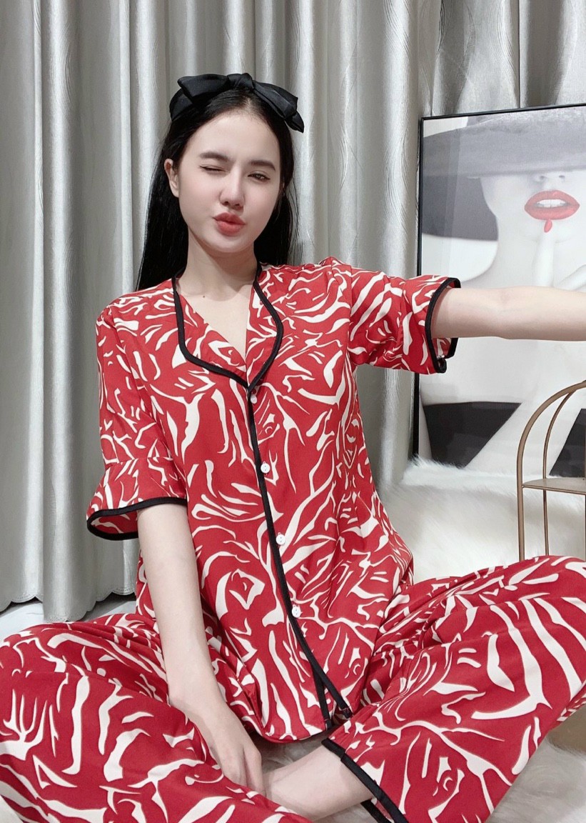 Đồ bộ Pijama Cao Cấp chất liệu Lụa Hàn tay lỡ ống rộng họa tiết lạ , Đồ ngủ nữ tay lỡ thiết kế Cổ Sen siêu xinh from dưới 62 kí