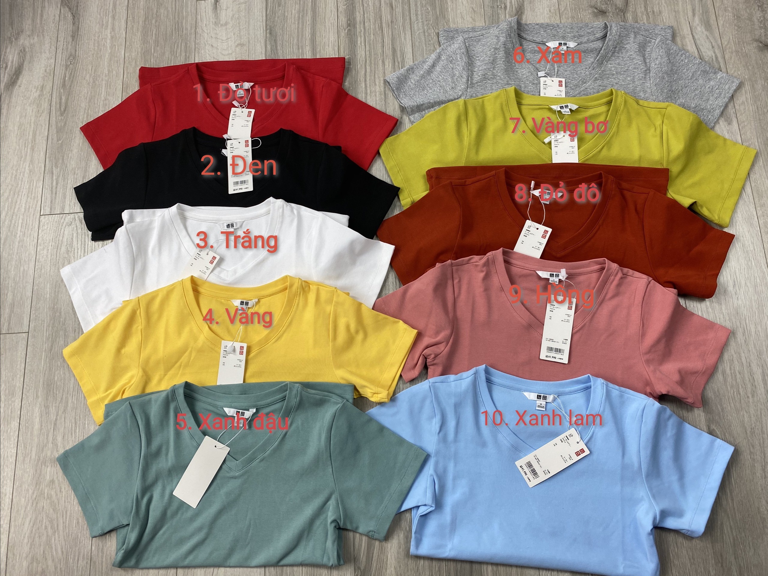 Áo Uniqlo cổ tim