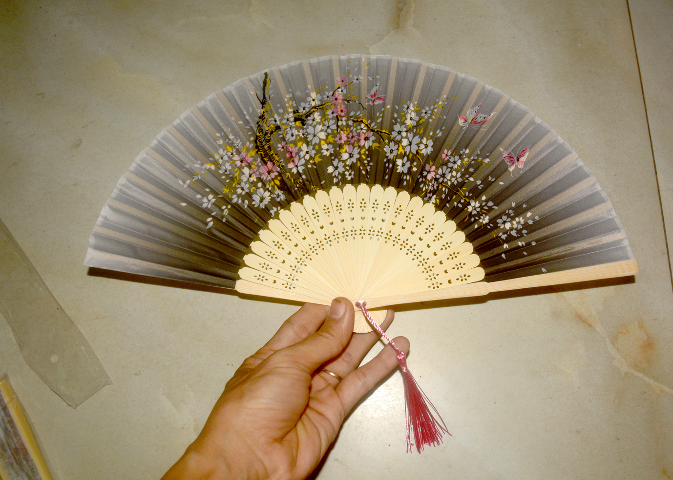 Quạt gỗ chạm khắc họa tiết hoa văn-nhiều mẫu