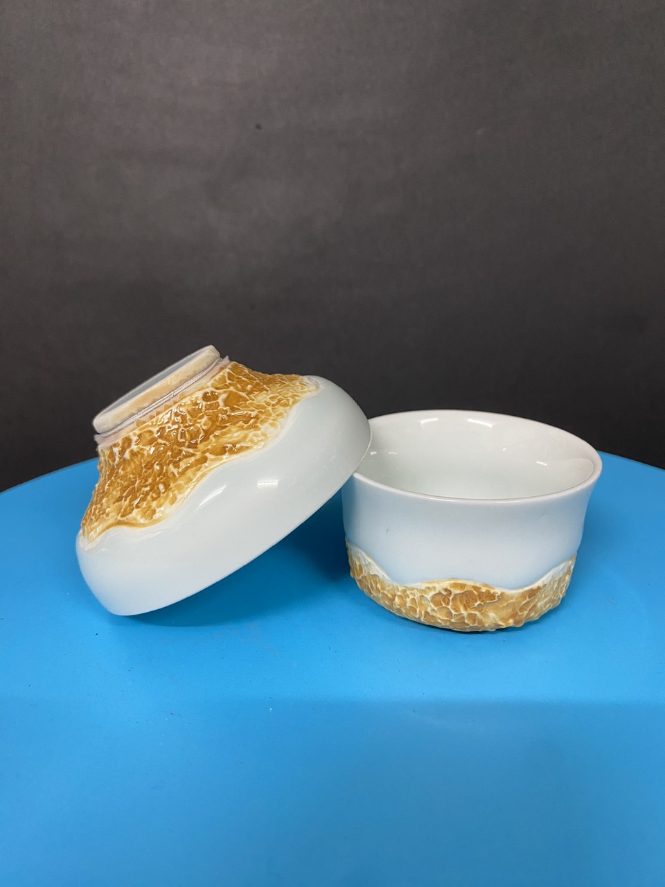 Lọc trà và đế chất liệu gốm sứ