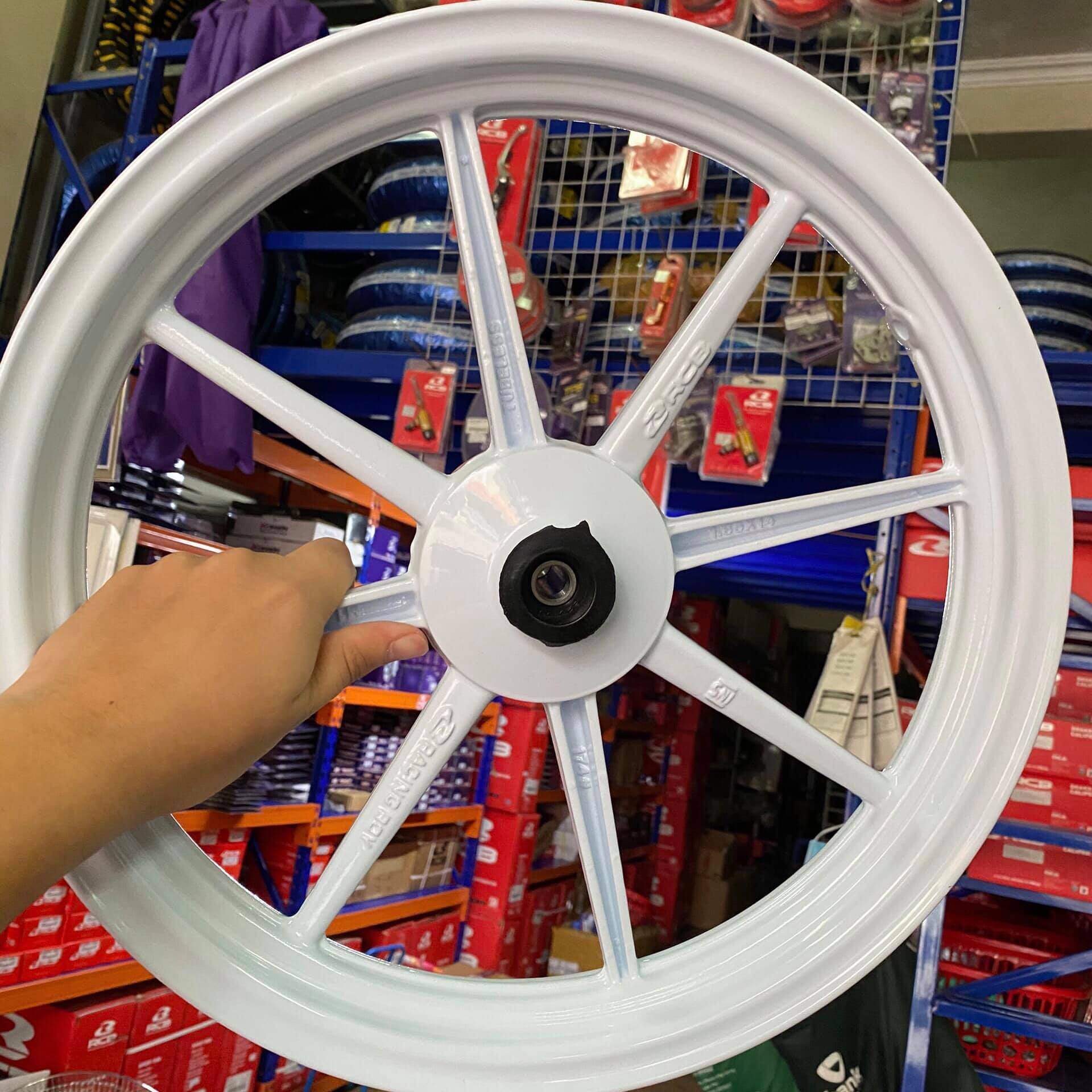 Mâm RCB 8 cây gắn Vario, Click Trắng