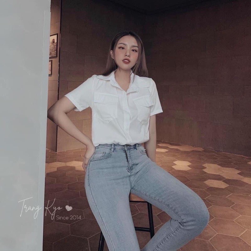 Áo sơ mi trắng cộc tay túi Gu