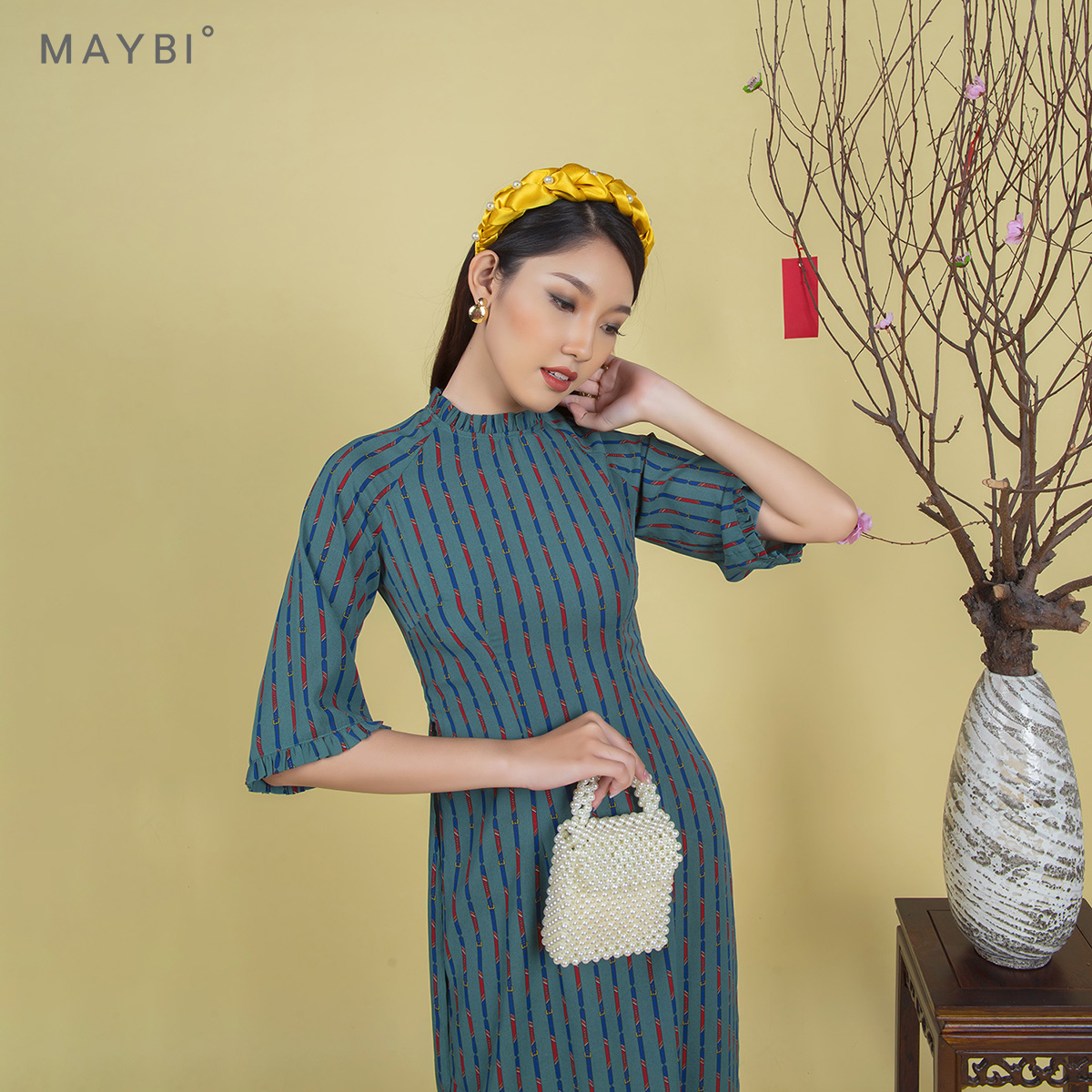 [NHẬP MÃ NOVFALAZSOCIAL02 GIẢM 40K ĐƠN 199K  ]  Áo dài cách tân Bích Châu MAYBI lụa tuyết  xanh lá(Không kèm quần lụa)
