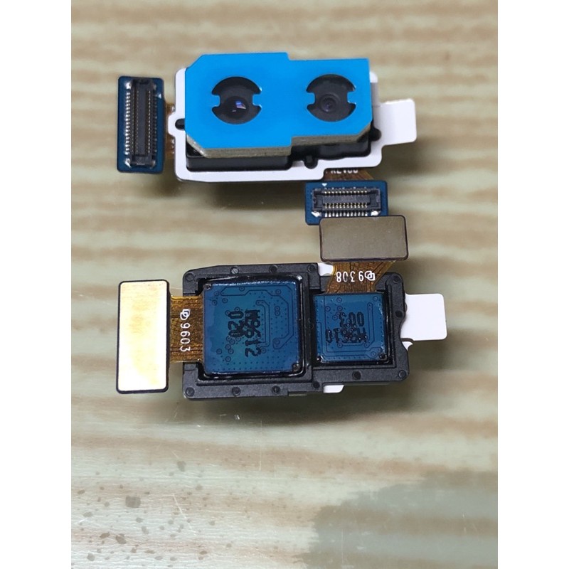 Camera sau Samsung M20